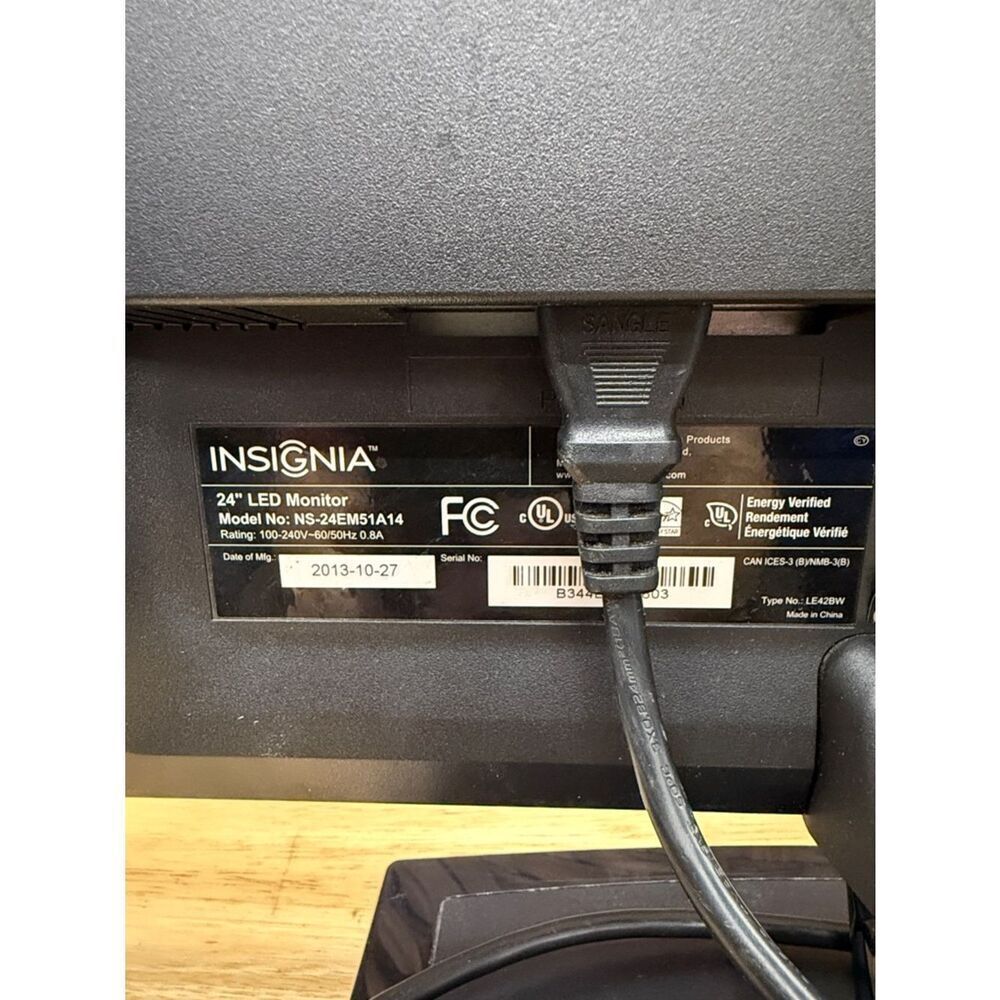Insignia 24-inch Black LED Computer Monitor - Picture 2 of 4